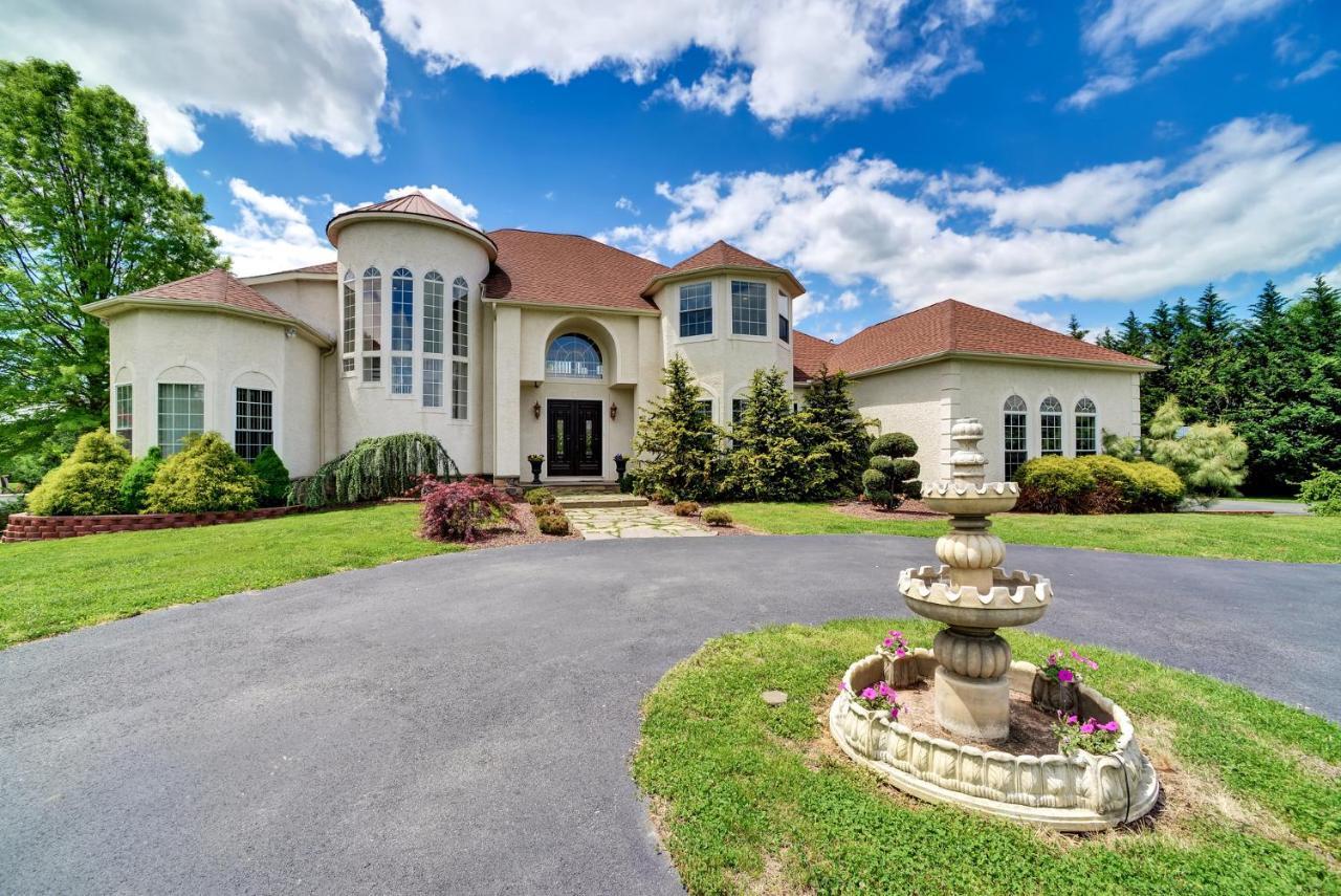 Whispering Oak Mansion Apartment Bear Exterior photo